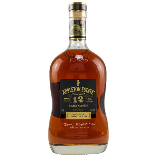 Schwarzbach Spirits Appleton Estate 12 Jahre Rare Casks Rum in der 0,7l Flasche mit bernsteinfarbener Flüssigkeit