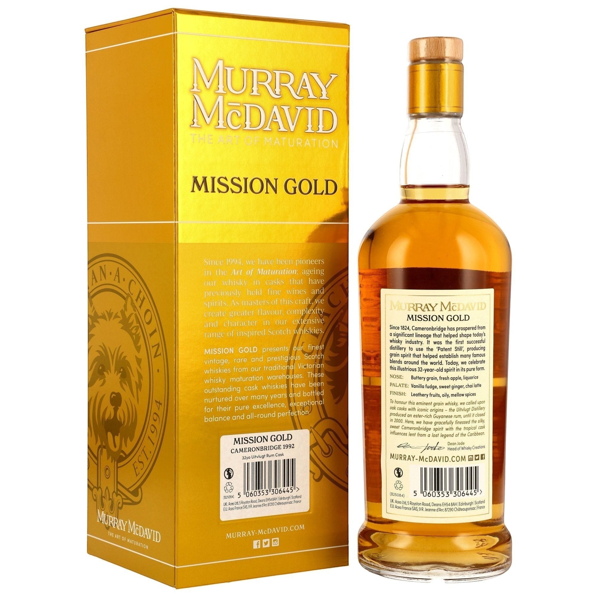 Schwarzbach Spirits Cameronbridge 32 Jahre Uitvlugt Rum Cask Finish Single Grain Scotch Whisky in goldener Flasche mit passender Geschenkbox.
