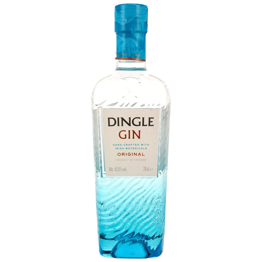Schwarzbach Spirits Dingle Gin Flasche mit blauem Farbverlauf und irischen Botanicals auf weißem Hintergrund