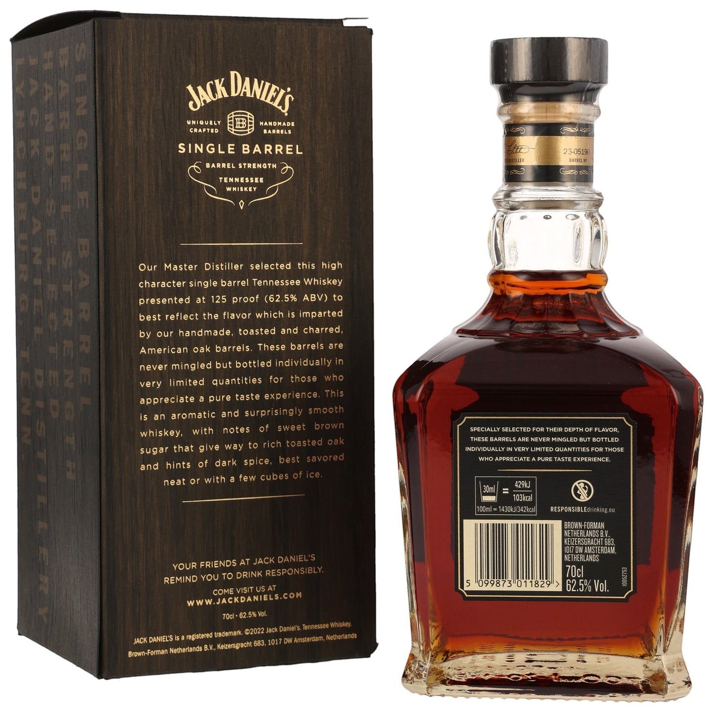 Schwarzbach Spirits Jack Daniel's Single Barrel Strength 62,5% Vol. Tennessee Whiskey in Glasflasche mit Holzbox. Bernsteinbraune Flüssigkeit, dunkle Holzverpackung mit Logo und Text.