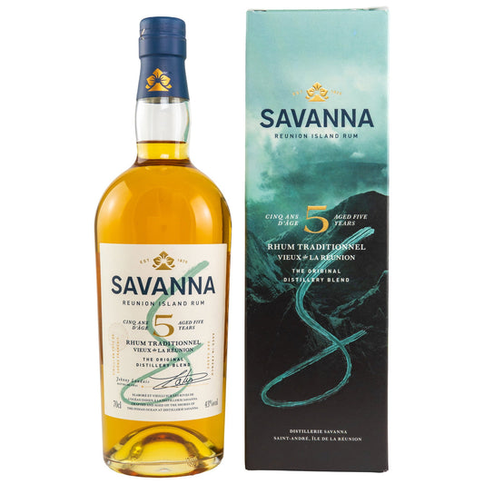 Schwarzbach Spirits Savanna 5 Jahre Traditionnel Rhum in der Flasche mit passender Geschenkverpackung